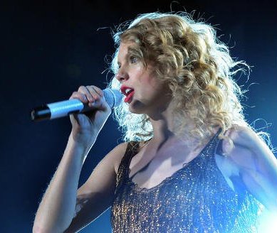 Taylor Swift — March 12 - Oberhausen, Germany — photo 25