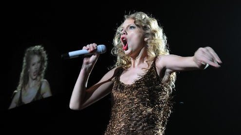 Taylor Swift — March 12 - Oberhausen, Germany — photo 30
