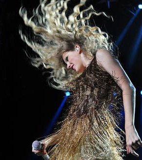 Taylor Swift — March 12 - Oberhausen, Germany — photo 34