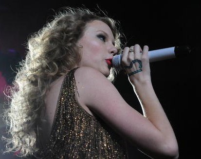 Taylor Swift — March 12 - Oberhausen, Germany — photo 39