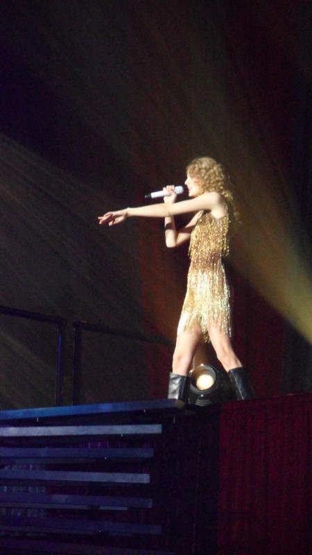 Taylor Swift — March 12 - Oberhausen, Germany — photo 55