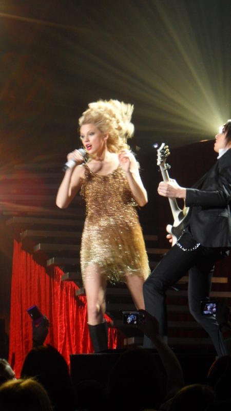 Taylor Swift — March 12 - Oberhausen, Germany — photo 56