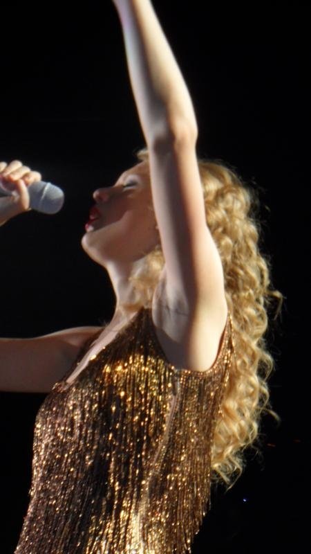 Taylor Swift — March 12 - Oberhausen, Germany — photo 58