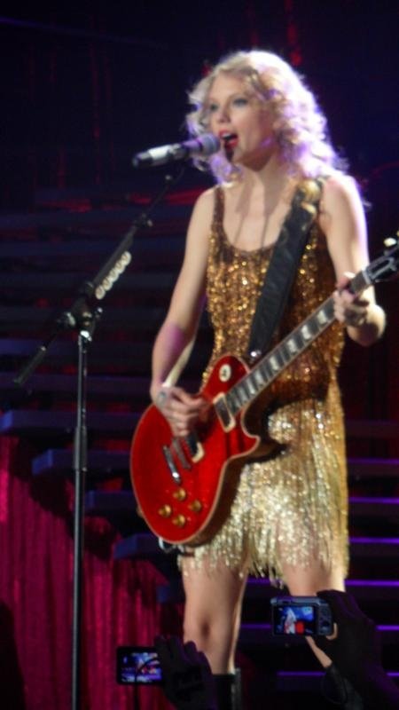 Taylor Swift — March 12 - Oberhausen, Germany — photo 61