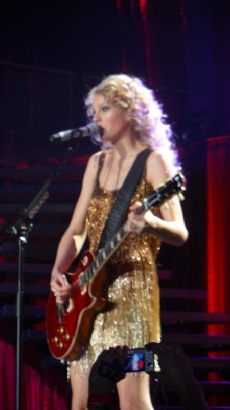 Taylor Swift — March 12 - Oberhausen, Germany — photo 62