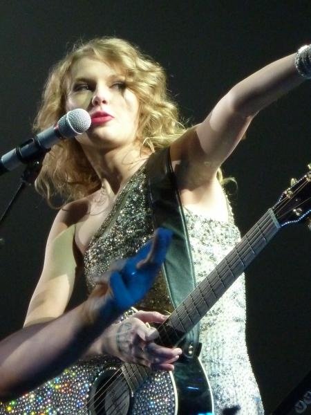 Taylor Swift — March 12 - Oberhausen, Germany — photo 80