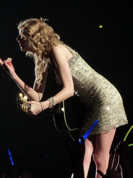 Taylor Swift — March 12 - Oberhausen, Germany — photo 83