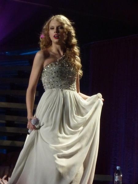 Taylor Swift — March 12 - Oberhausen, Germany — photo 89