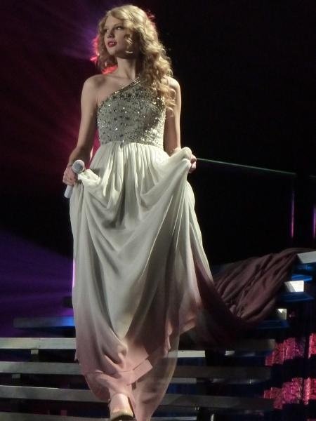 Taylor Swift — March 12 - Oberhausen, Germany — photo 90