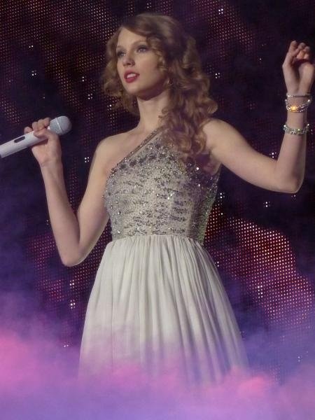 Taylor Swift — March 12 - Oberhausen, Germany — photo 99