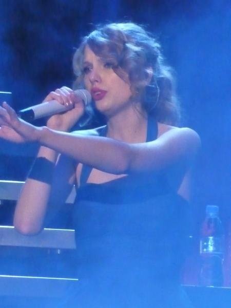 Taylor Swift — March 12 - Oberhausen, Germany — photo 101