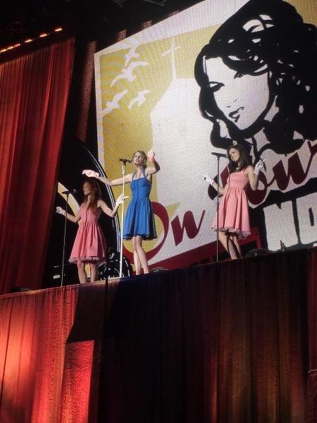 Taylor Swift — March 12 - Oberhausen, Germany — photo 108