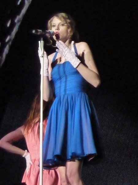 Taylor Swift — March 12 - Oberhausen, Germany — photo 111