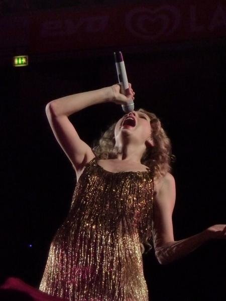 Taylor Swift — March 12 - Oberhausen, Germany — photo 115