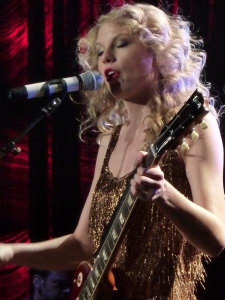 Taylor Swift — March 12 - Oberhausen, Germany — photo 121