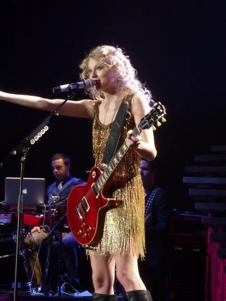Taylor Swift — March 12 - Oberhausen, Germany — photo 128