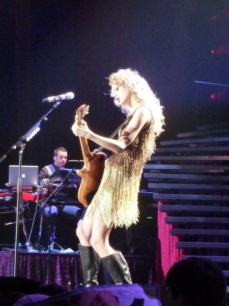 Taylor Swift — March 12 - Oberhausen, Germany — photo 129