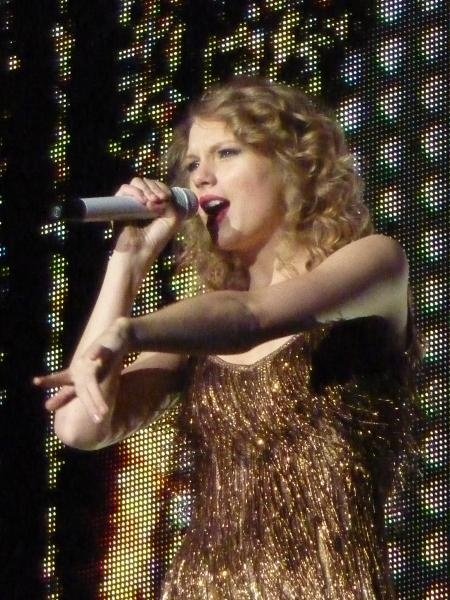 Taylor Swift — March 12 - Oberhausen, Germany — photo 132
