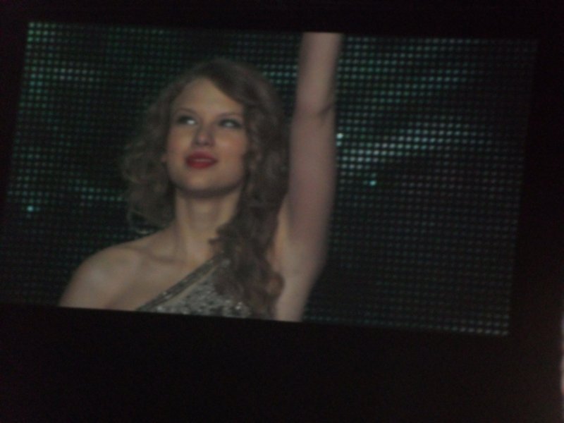 Taylor Swift — March 12 - Oberhausen, Germany — photo 140