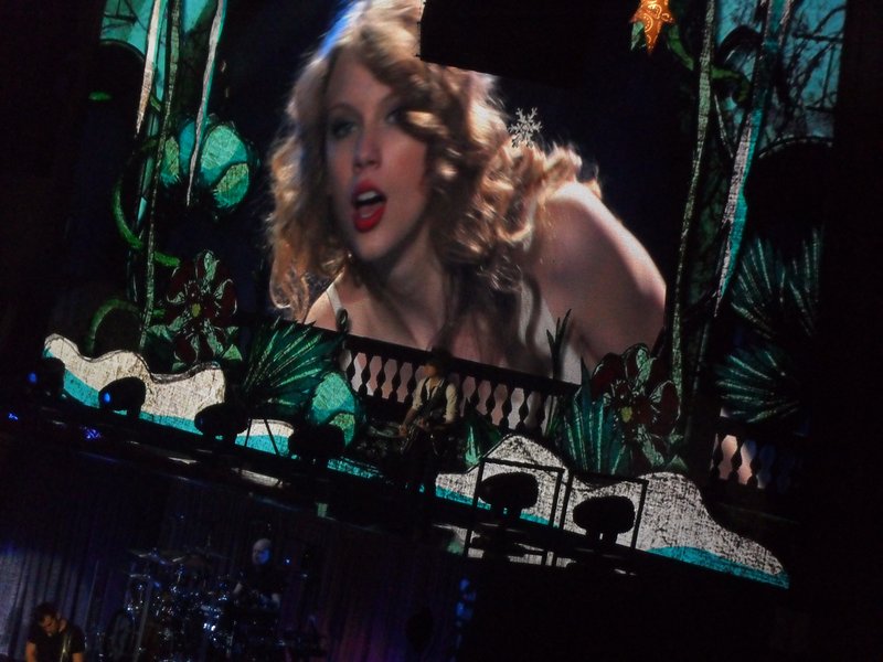 Taylor Swift — March 12 - Oberhausen, Germany — photo 141
