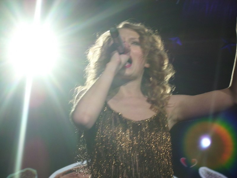 Taylor Swift — March 12 - Oberhausen, Germany — photo 158