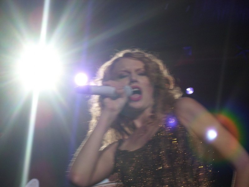 Taylor Swift — March 12 - Oberhausen, Germany — photo 159