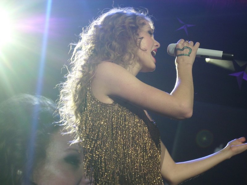 Taylor Swift — March 12 - Oberhausen, Germany — photo 163