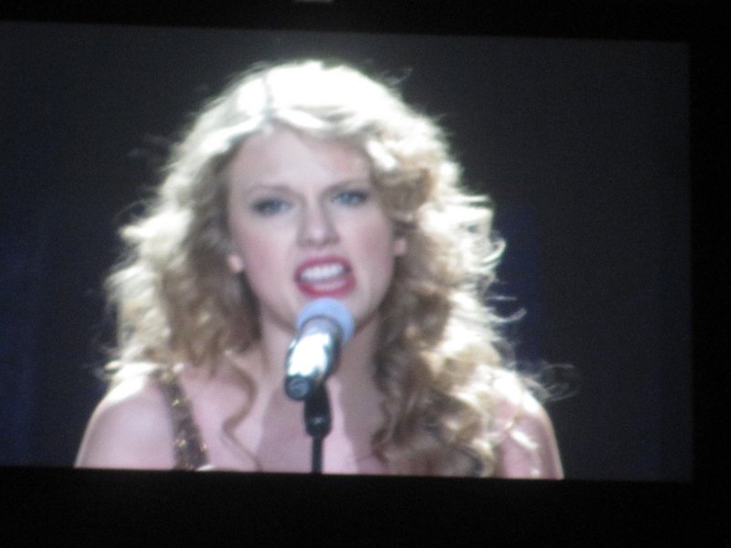 Taylor Swift — March 12 - Oberhausen, Germany — photo 175