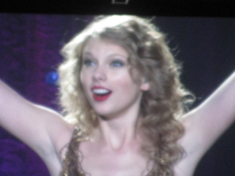 Taylor Swift — March 12 - Oberhausen, Germany — photo 178