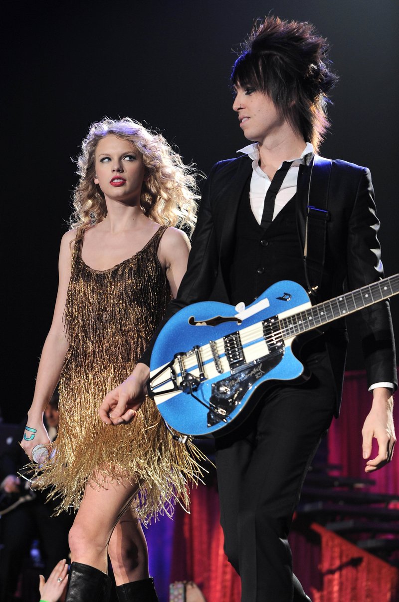 Taylor Swift — March 15 - Milan, Italy — photo 3