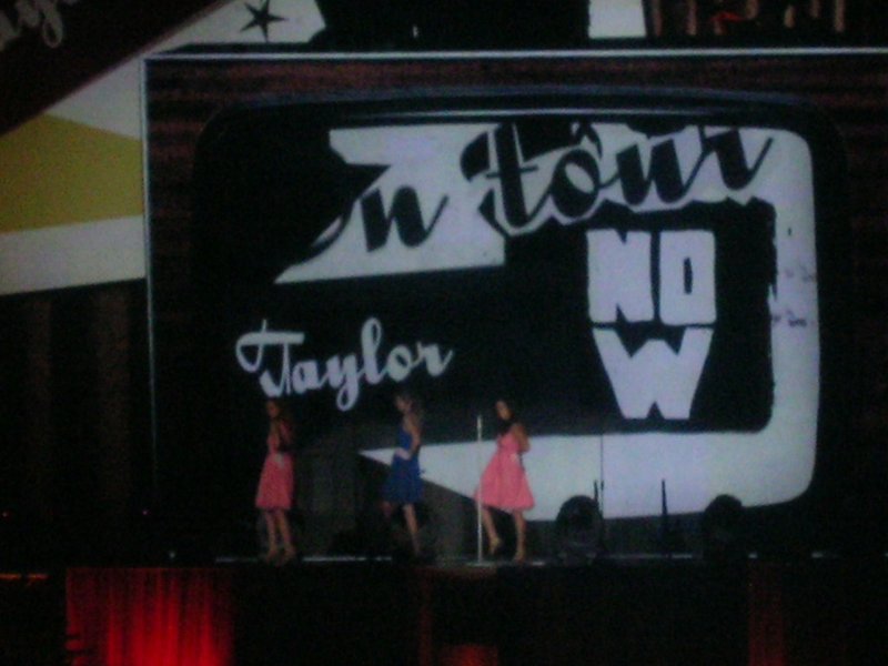 Taylor Swift — March 15 - Milan, Italy — photo 19