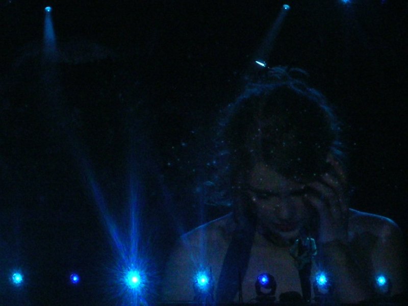 Taylor Swift — March 15 - Milan, Italy — photo 37