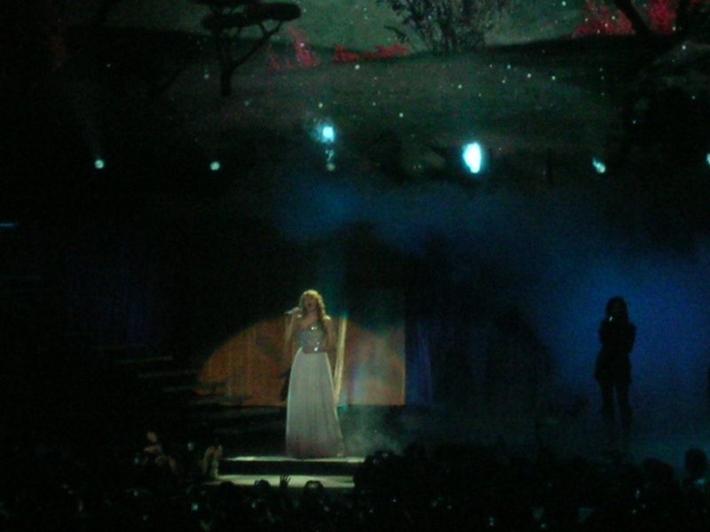 Taylor Swift — March 15 - Milan, Italy — photo 39