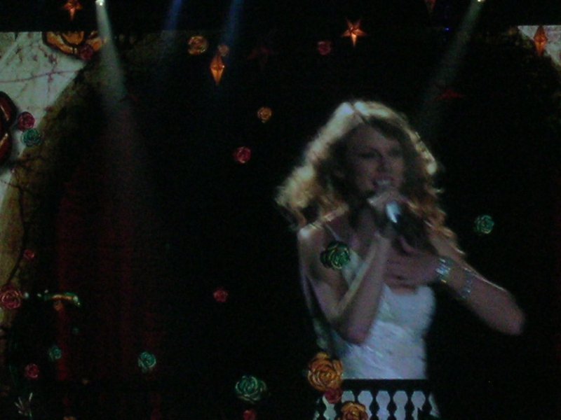 Taylor Swift — March 15 - Milan, Italy — photo 51