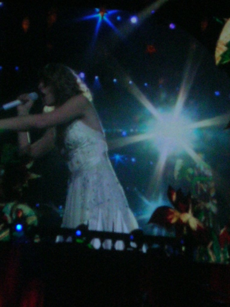 Taylor Swift — March 15 - Milan, Italy — photo 53