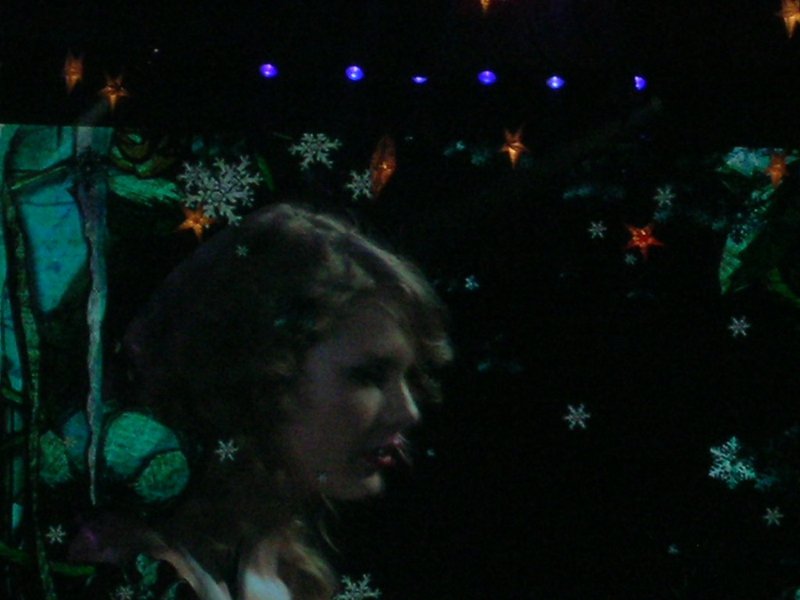 Taylor Swift — March 15 - Milan, Italy — photo 56
