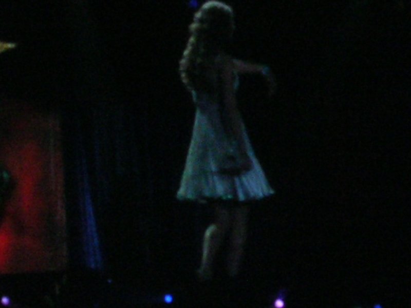 Taylor Swift — March 15 - Milan, Italy — photo 60
