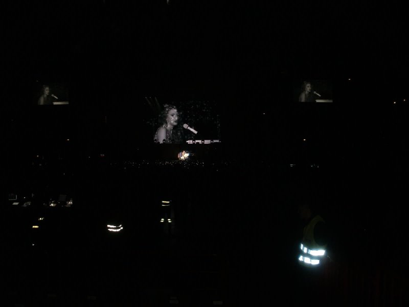 Taylor Swift — March 15 - Milan, Italy — photo 68