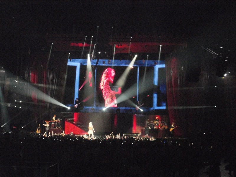Taylor Swift — March 15 - Milan, Italy — photo 74