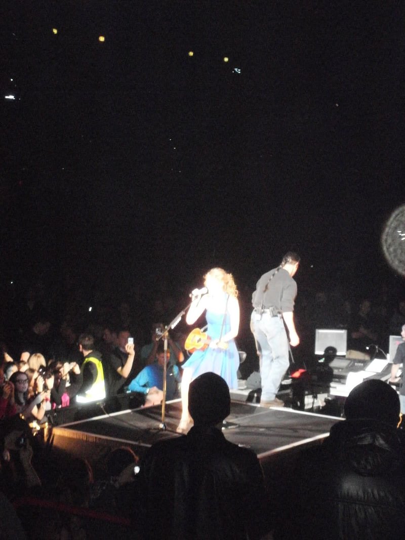 Taylor Swift — March 15 - Milan, Italy — photo 80