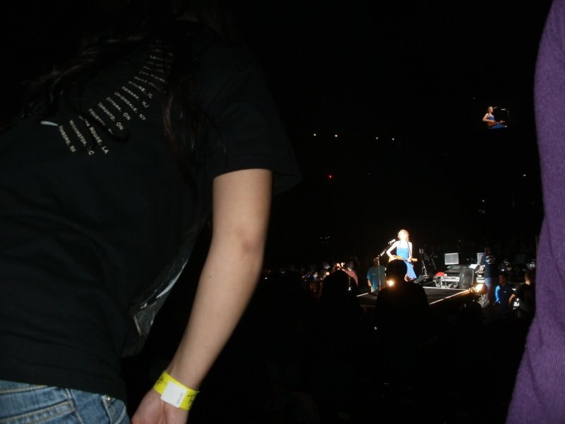 Taylor Swift — March 15 - Milan, Italy — photo 82