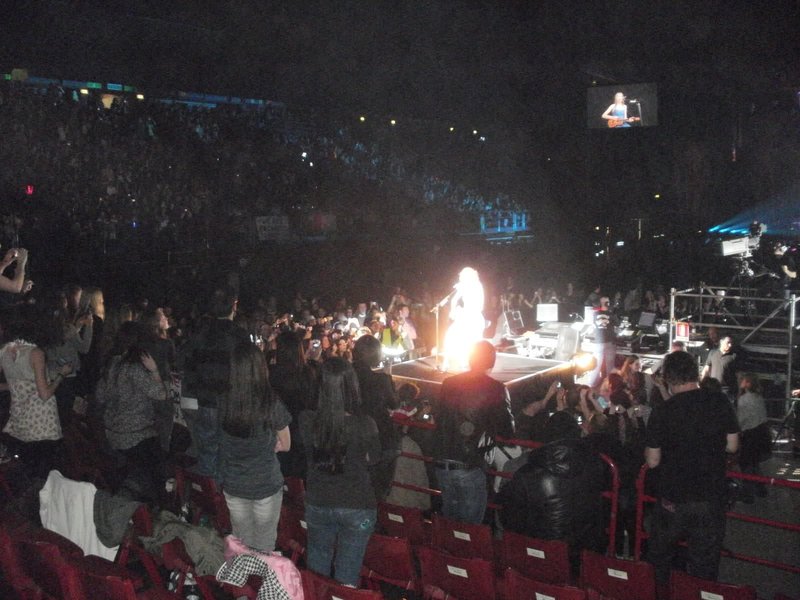 Taylor Swift — March 15 - Milan, Italy — photo 84