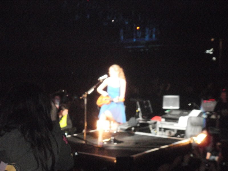 Taylor Swift — March 15 - Milan, Italy — photo 88
