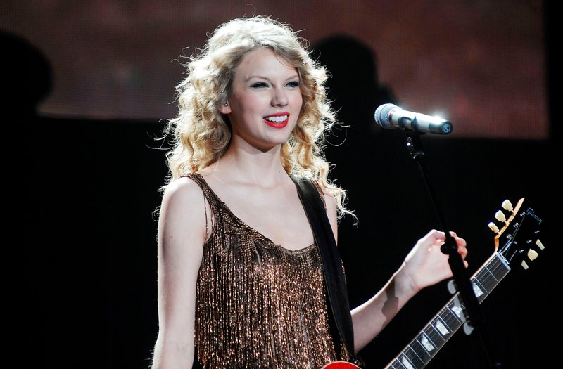 Taylor Swift — March 15 - Milan, Italy — photo 107