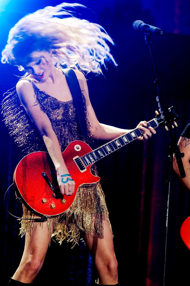 Taylor Swift — March 15 - Milan, Italy — photo 110