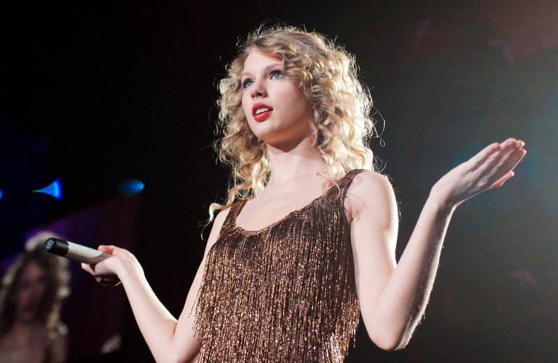 Taylor Swift — March 15 - Milan, Italy — photo 114