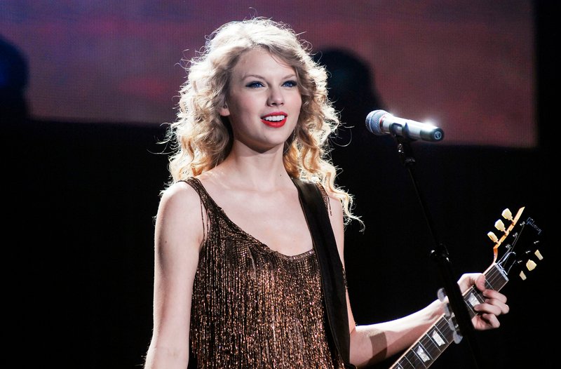 Taylor Swift — March 15 - Milan, Italy — photo 118
