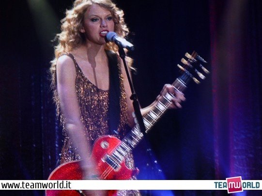 Taylor Swift — March 15 - Milan, Italy — photo 124