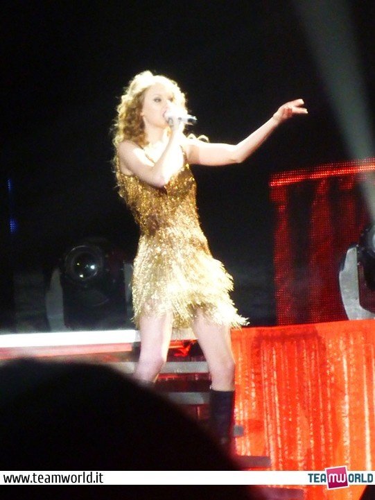Taylor Swift — March 15 - Milan, Italy — photo 131