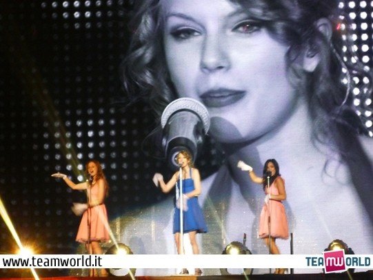 Taylor Swift — March 15 - Milan, Italy — photo 133
